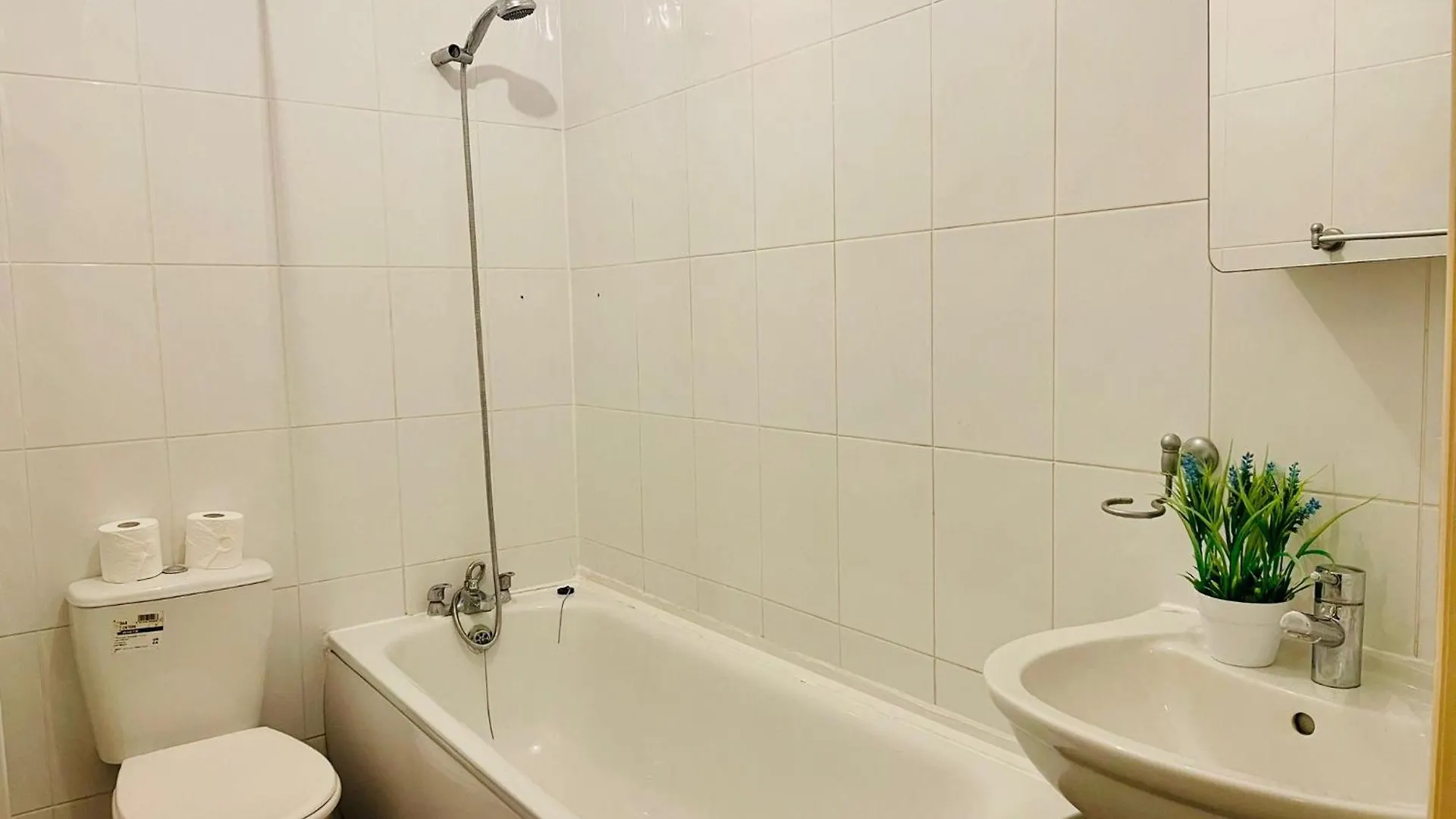 Ensuite Family Room In Stratford London Guest house