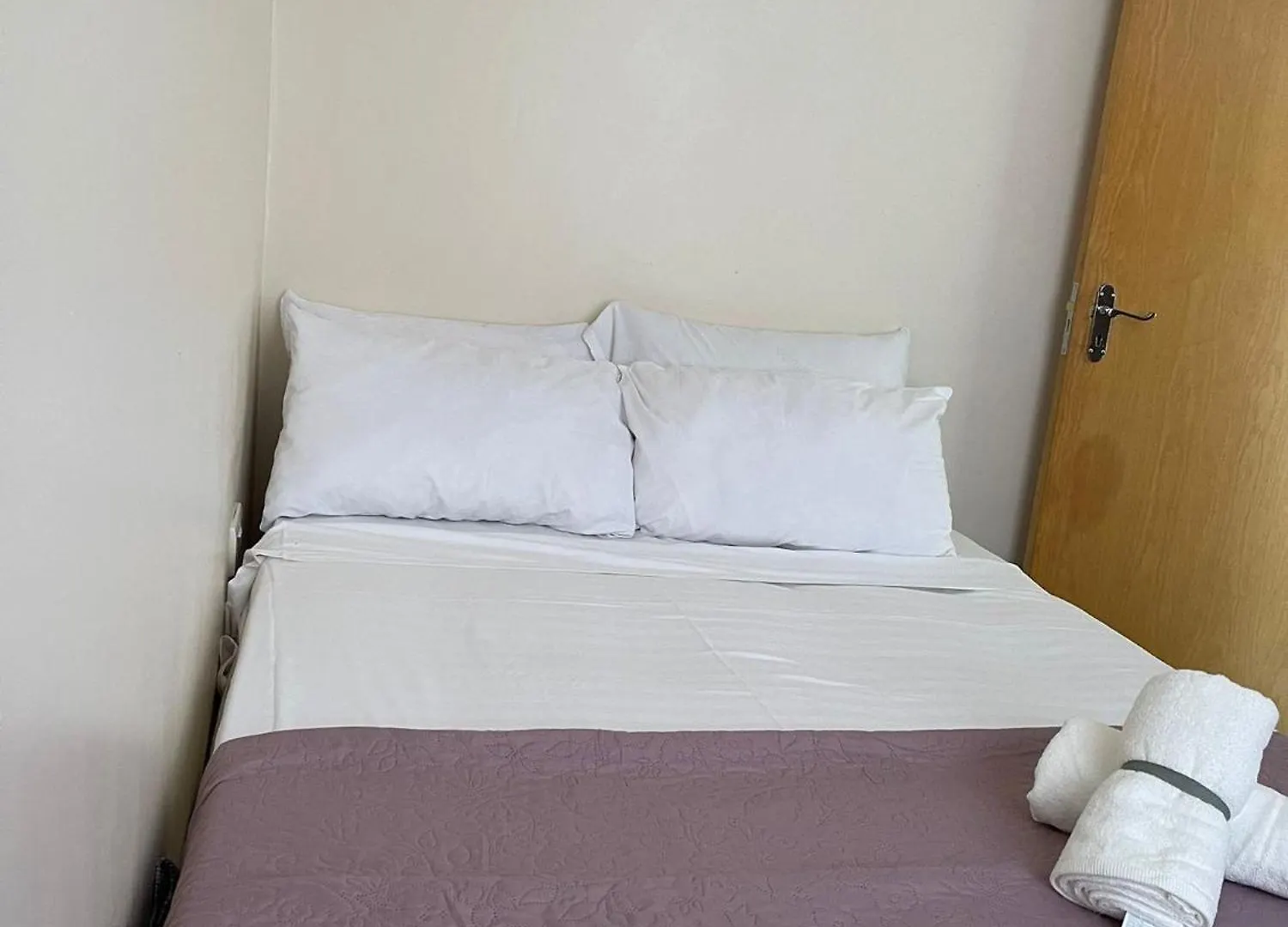 Guest house Ensuite Family Room In Stratford London